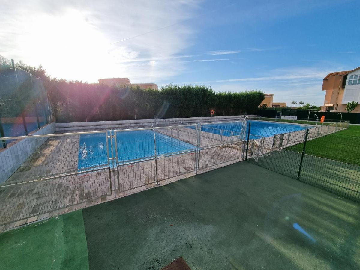 Вілла 158A Triplex Rinconin Con Piscina Хіхон Екстер'єр фото